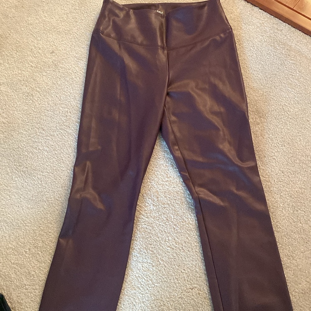 White House black market 6 Long Runway leggings